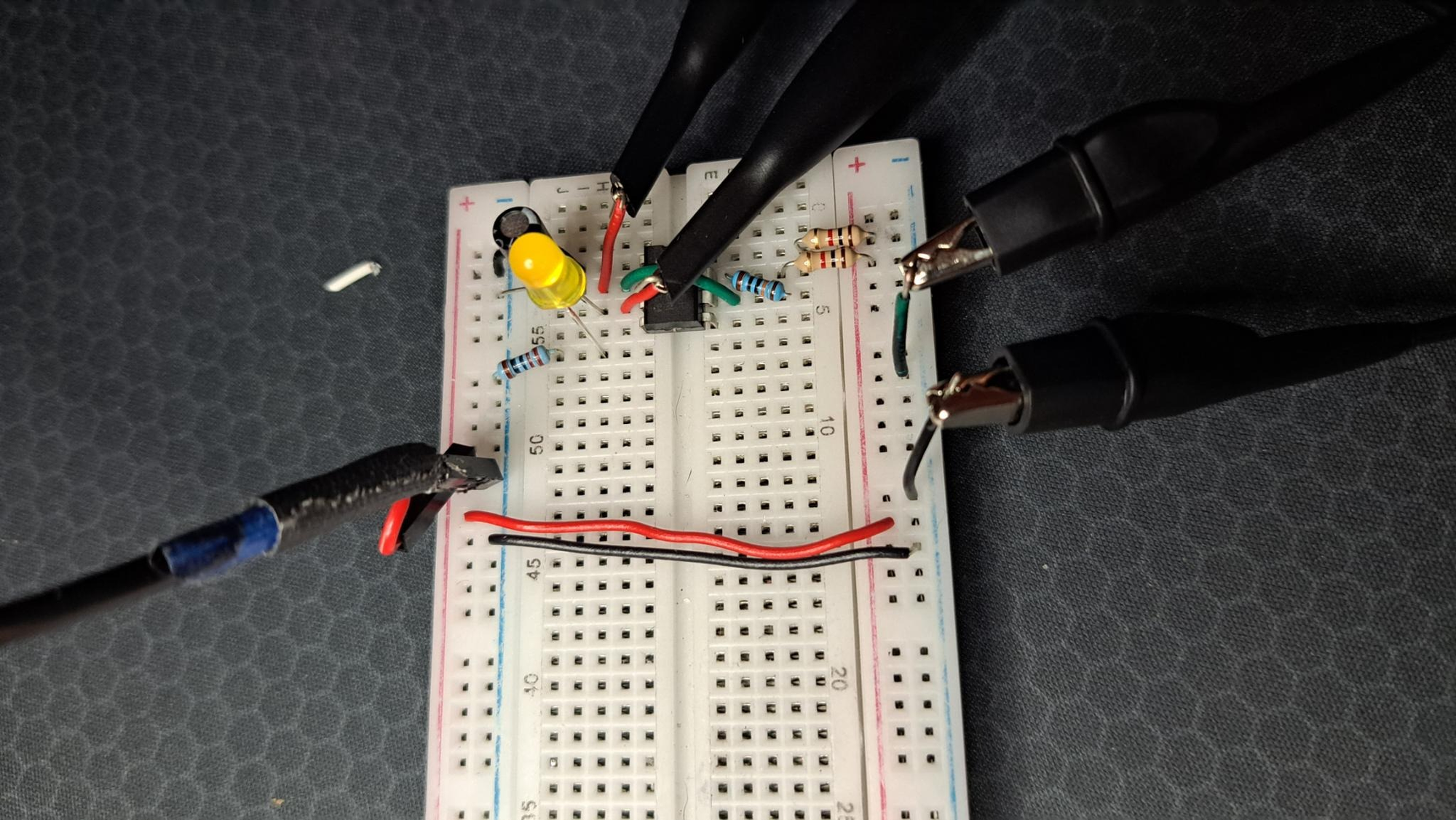 Creating a A-Stable 555 Timer Circuit using the NE555 Precision Timer