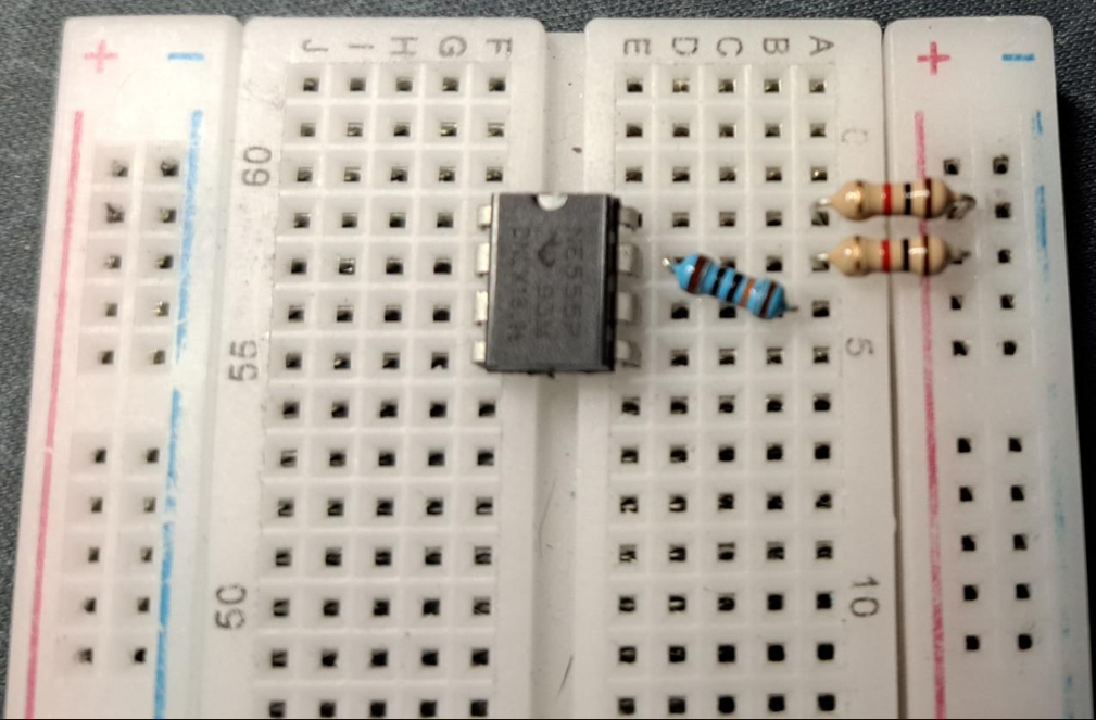 Creating a A-Stable 555 Timer Circuit using the NE555 Precision Timer